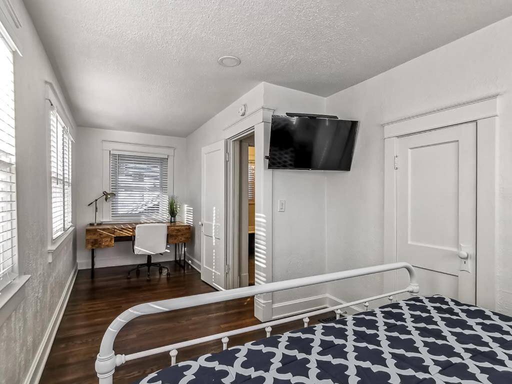 Newly Renovated Plaza Beauty-Three King Bedrooms Kansas City Luaran gambar