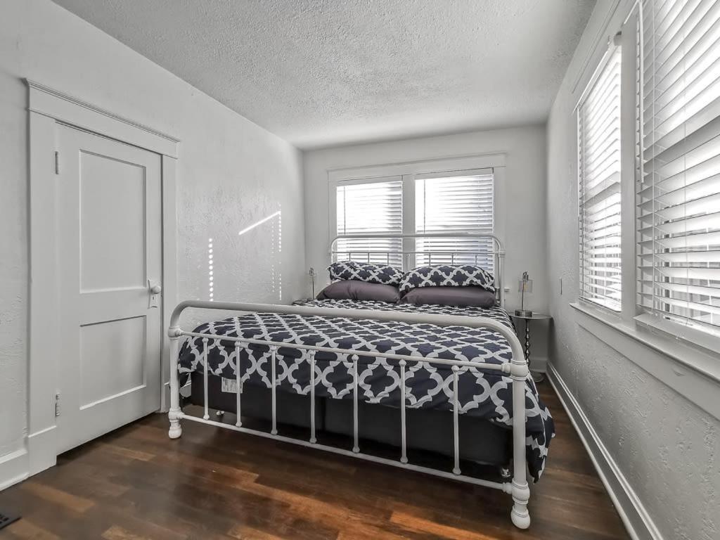 Newly Renovated Plaza Beauty-Three King Bedrooms Kansas City Luaran gambar